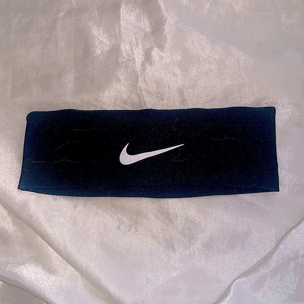 Basic Nike Headband | Black